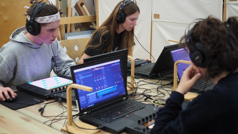 OLYMPUS DIGITAL CAMERA